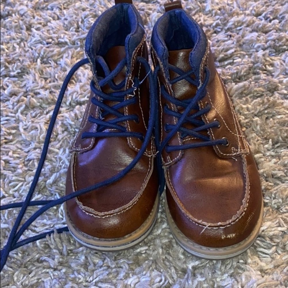 Sonoma boy shoes size 13 guc